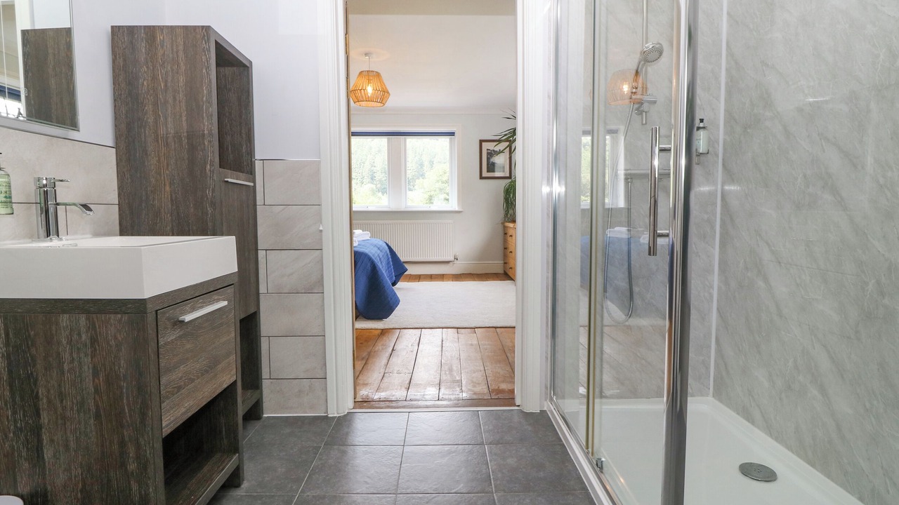 Photo of Bathroom in Dolanog