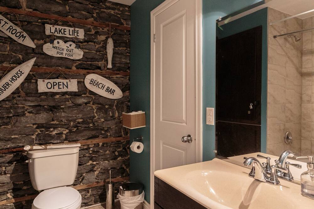 Photo of Bathroom in Milton Park