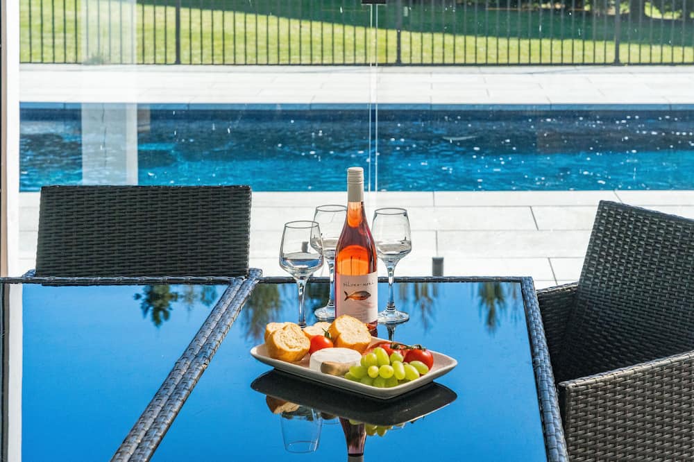 Photo of Outdoor in Acacia Bay