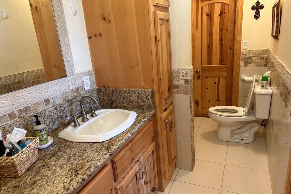 Photo of Bathroom in Oklahoma County