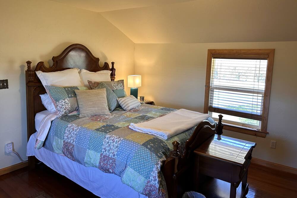 Photo of Bedroom in Oklahoma County