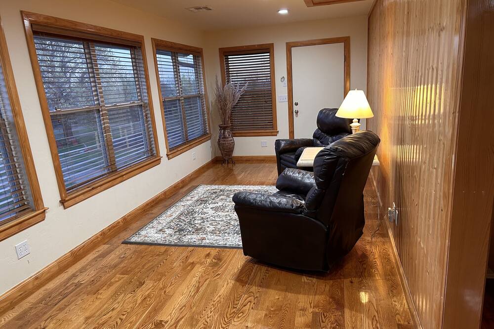 Photo of Livingroom in Oklahoma County