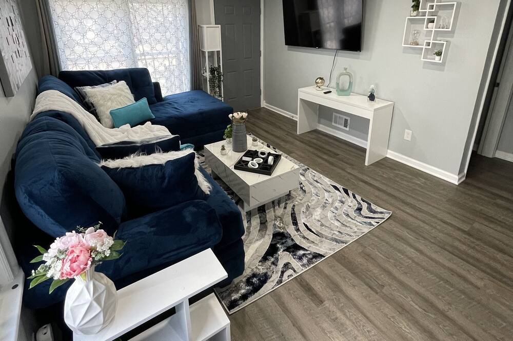 Photo of Livingroom in Redford