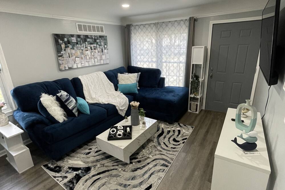 Photo of Livingroom in Redford