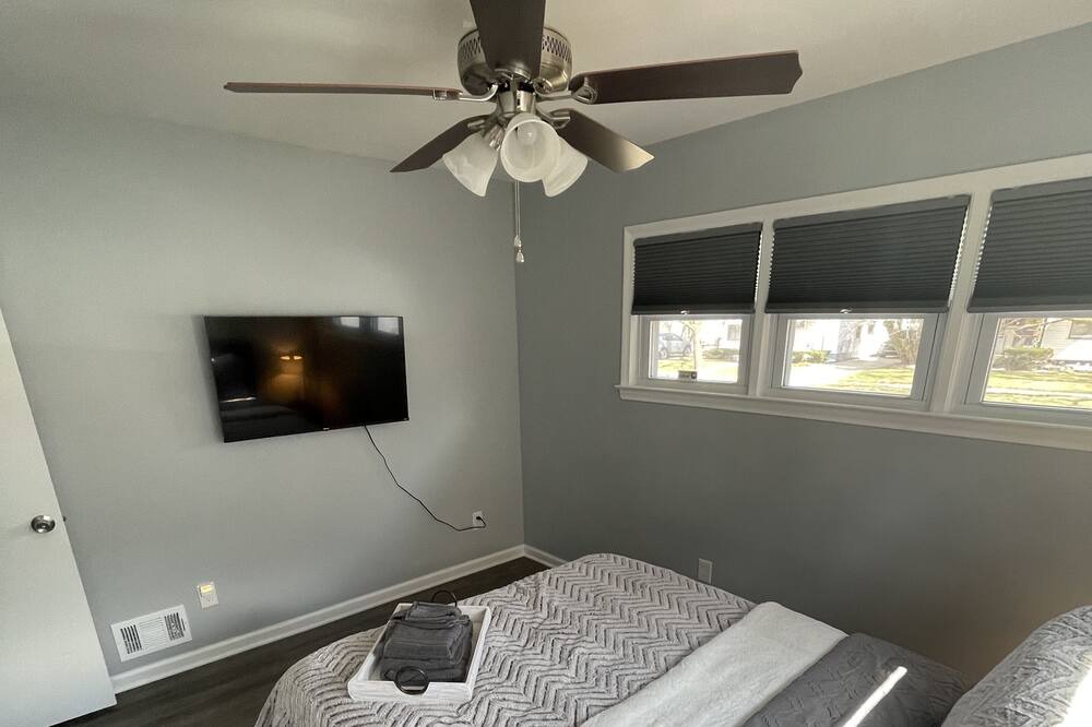 Photo of Bedroom in Redford