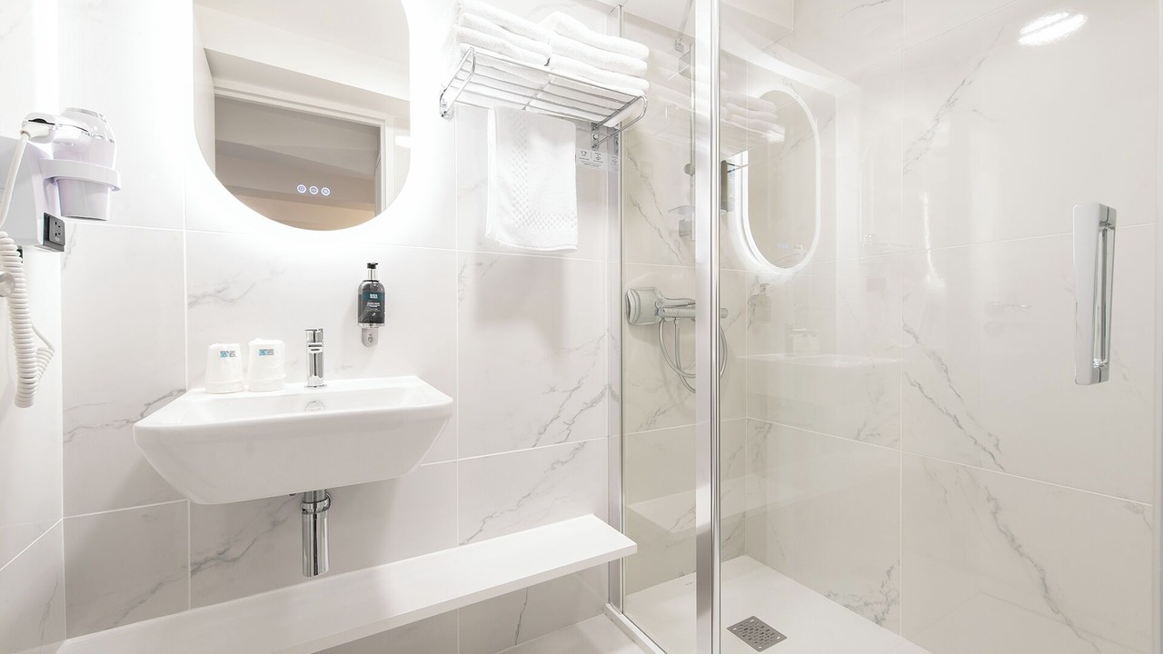 Photo of Bathroom in Brousse-le-Chateau