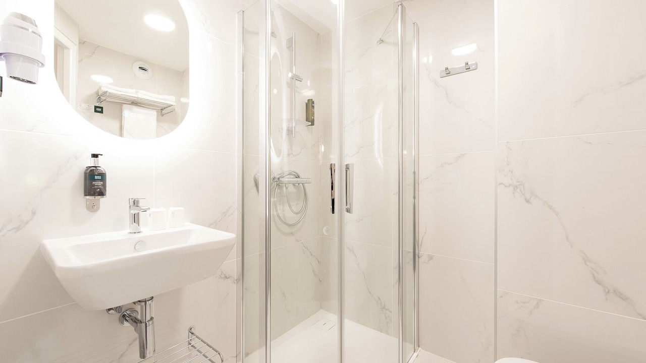 Photo of Bathroom in Brousse-le-Chateau