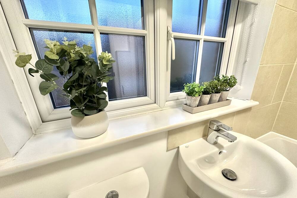 Photo of Bathroom in Basildon