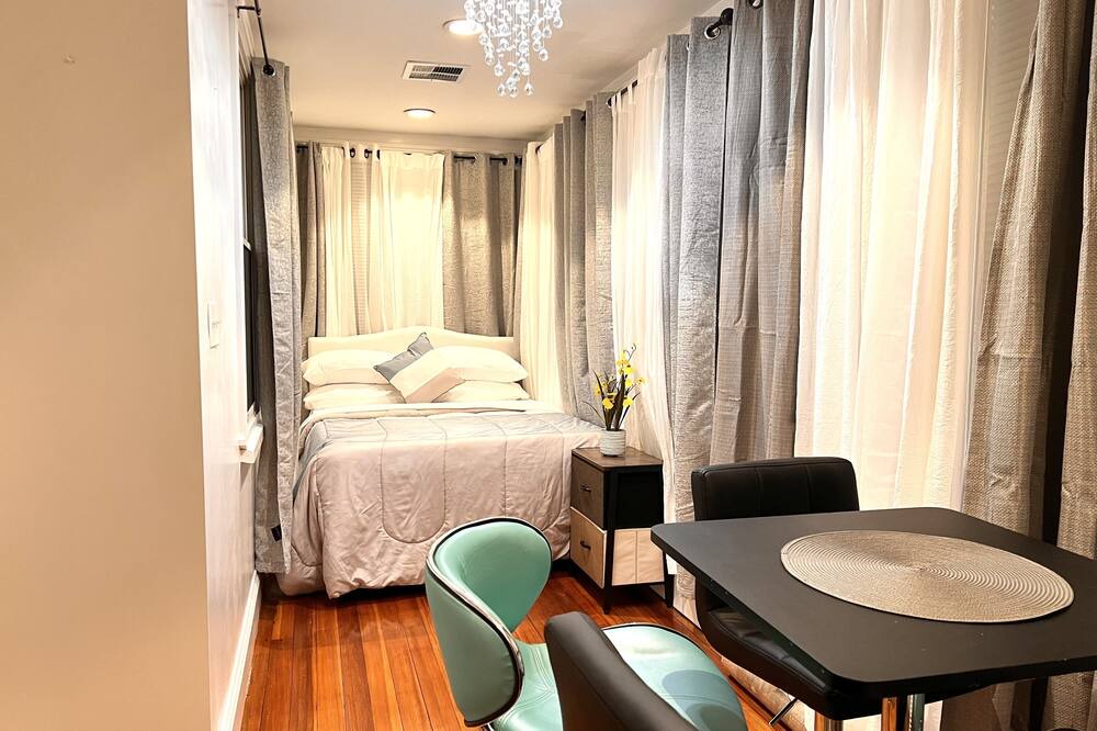 Photo of Bedroom in Quincy