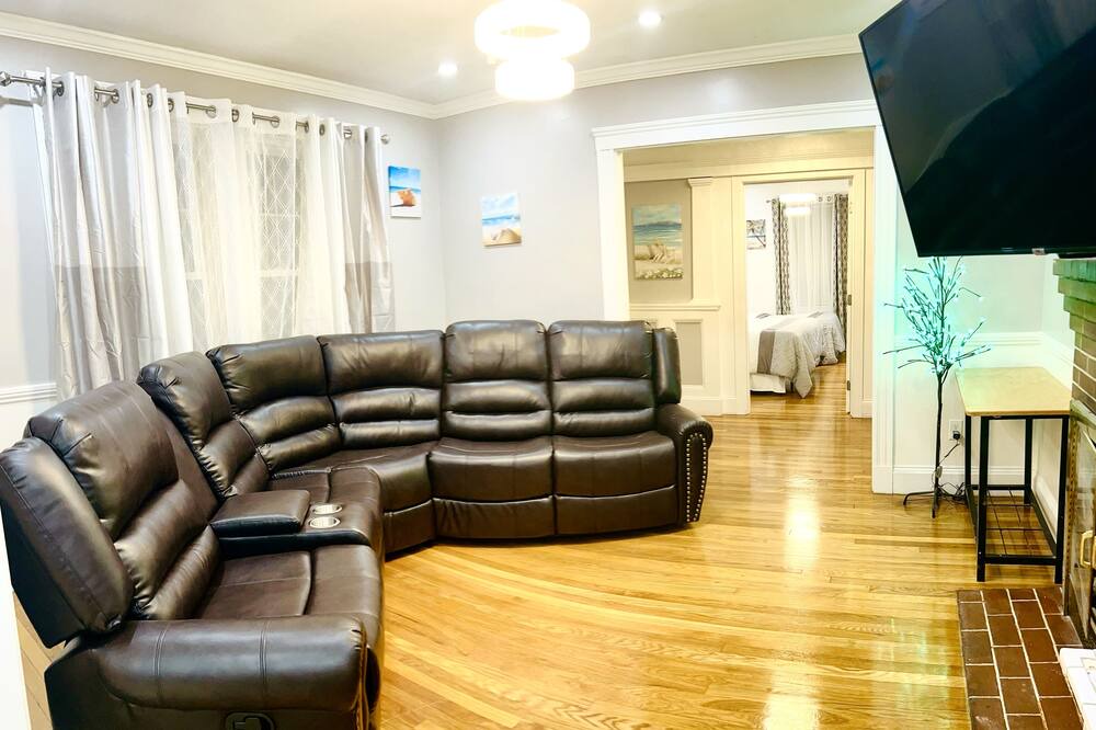 Photo of Livingroom in Quincy