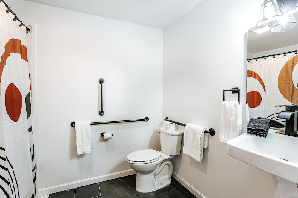 Photo of Bathroom in Waynesboro
