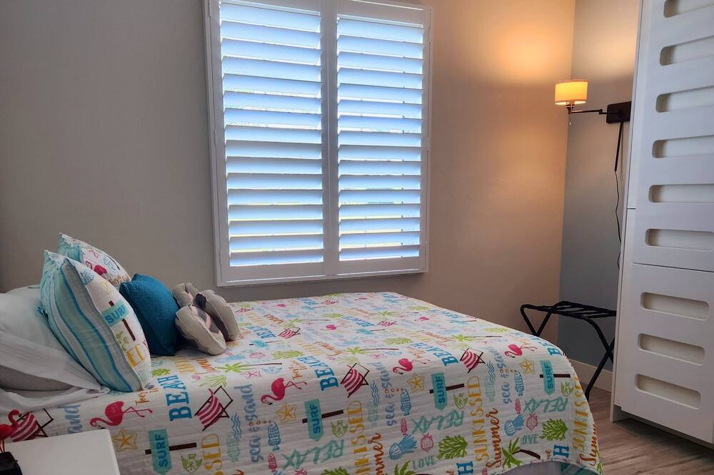 Photo of Bedroom in Pine Valley