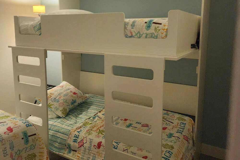 Photo of Bedroom in Pine Valley