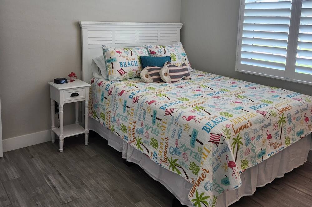 Photo of Bedroom in Pine Valley