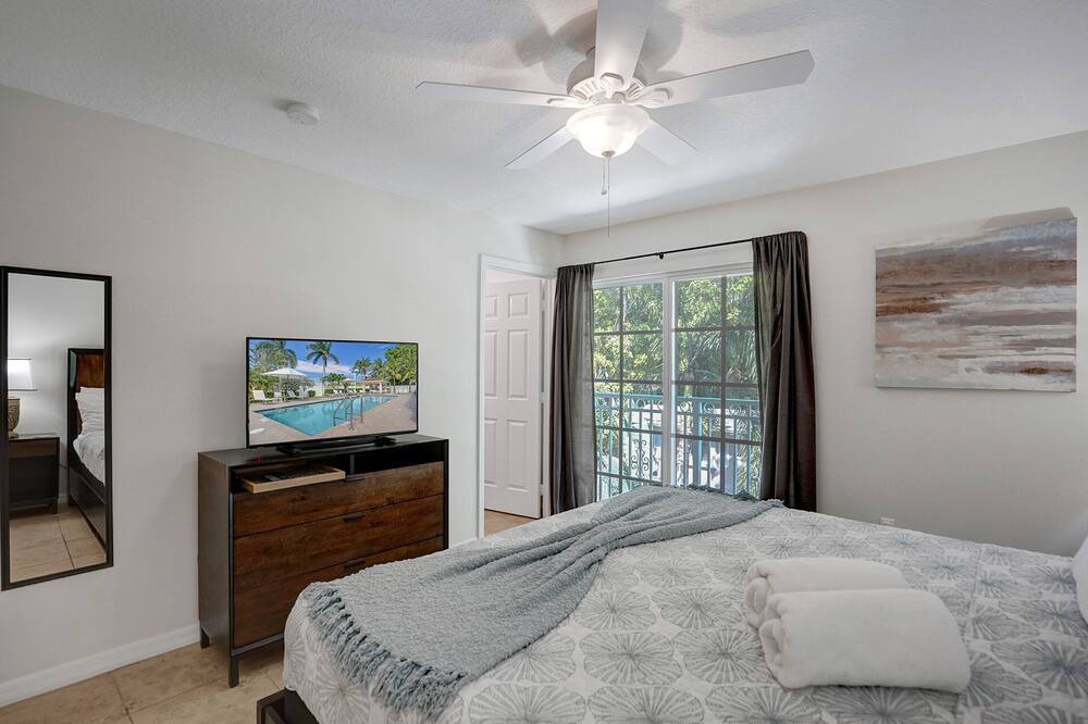 Photo of Bedroom in Cypress Point