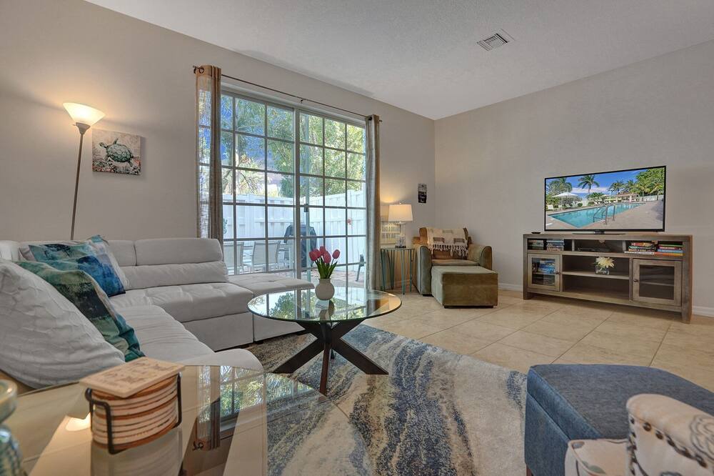 Photo of Livingroom in Cypress Point