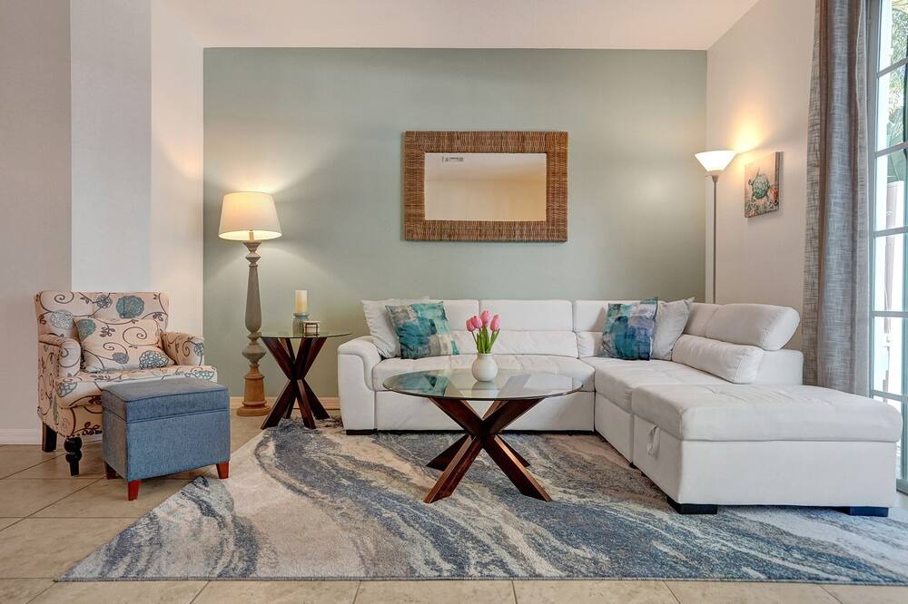 Photo of Livingroom in Cypress Point
