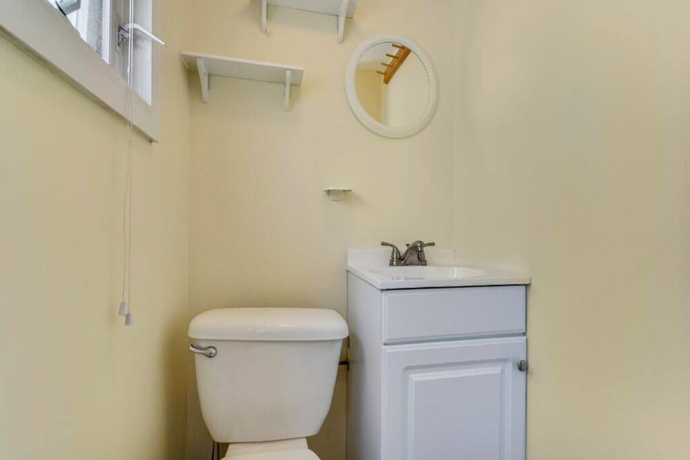 Photo of Bathroom in Ocean Beach I