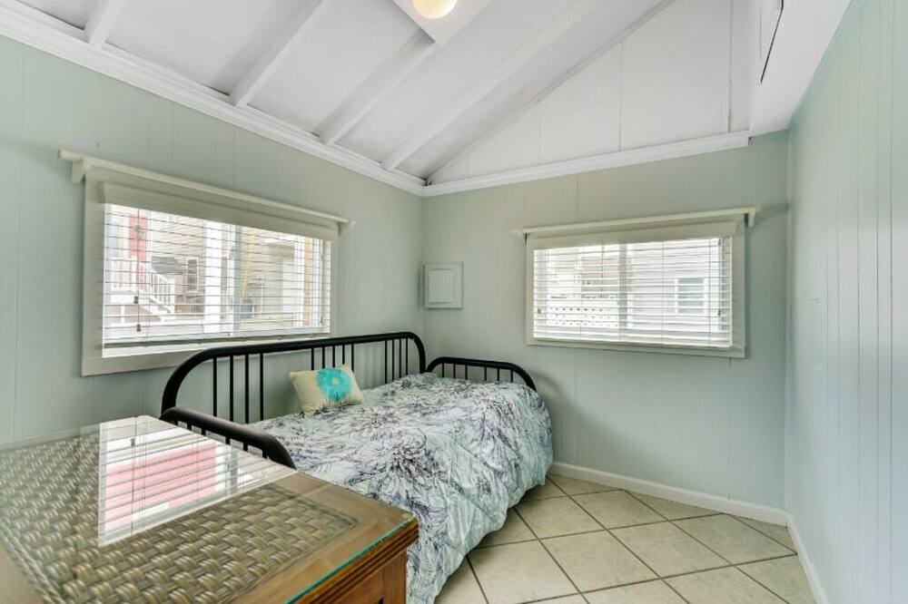 Photo of Bedroom in Ocean Beach I