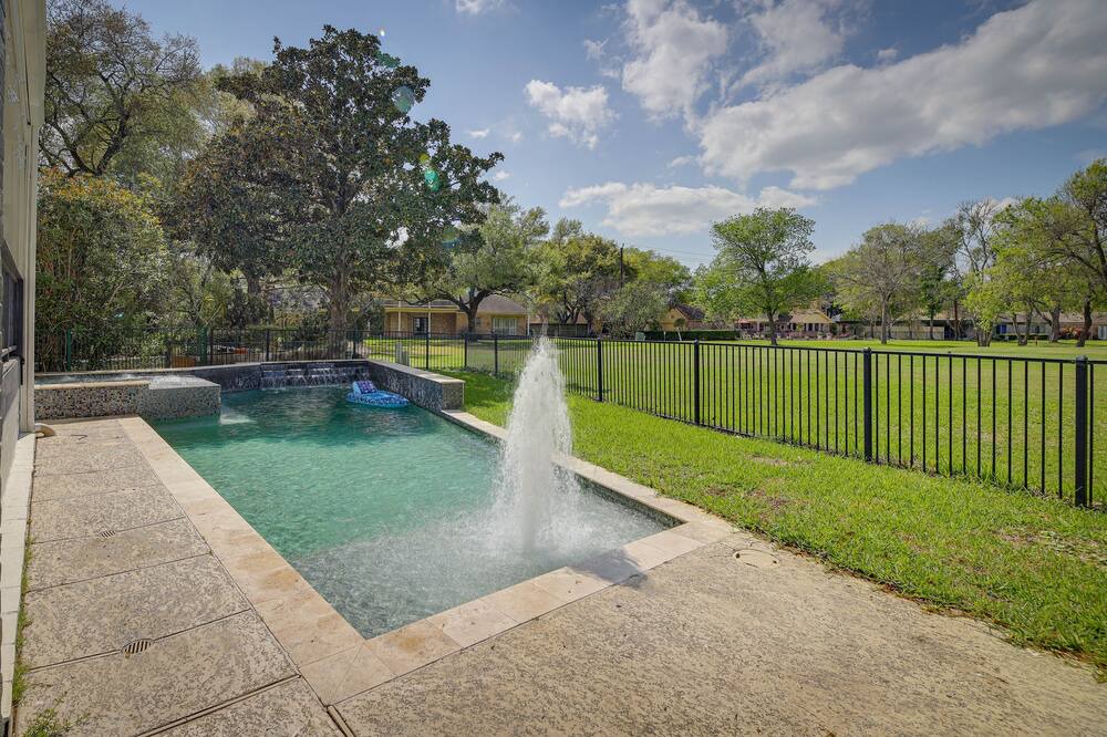 Photo of Outdoor in Sugar Land