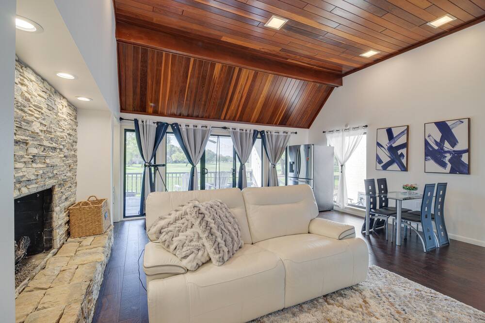 Photo of Livingroom in Sugar Land