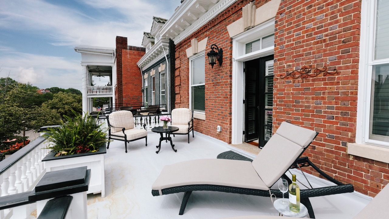 Photo of Patio Balcony in Museum District