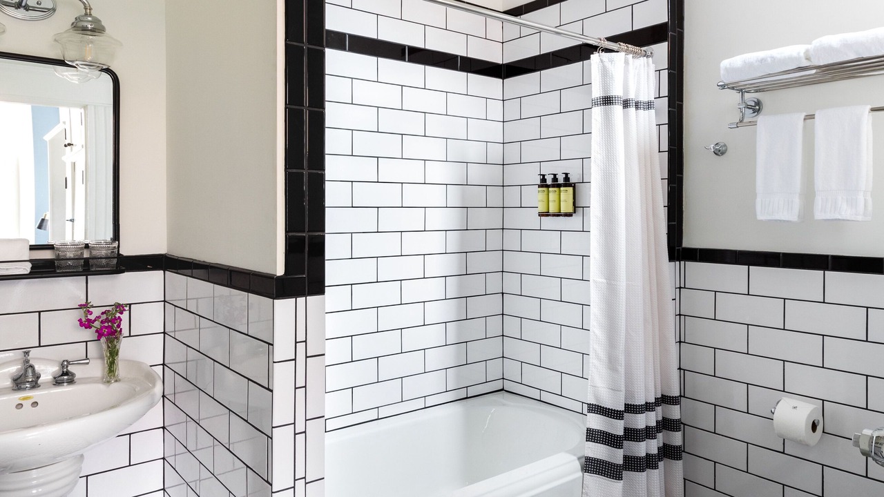 Photo of Bathroom in Museum District