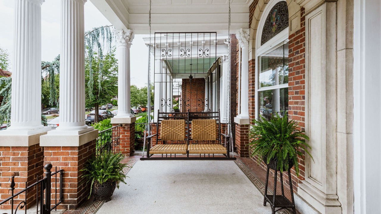Photo of Patio Balcony in Museum District