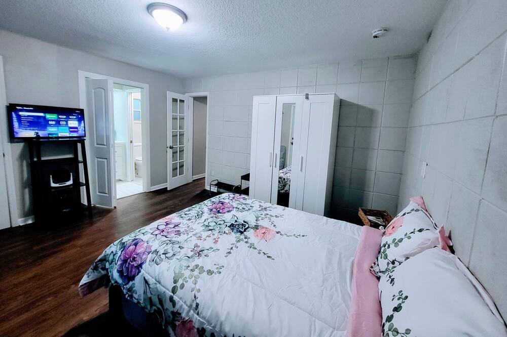 Photo of Bedroom in East Ybor