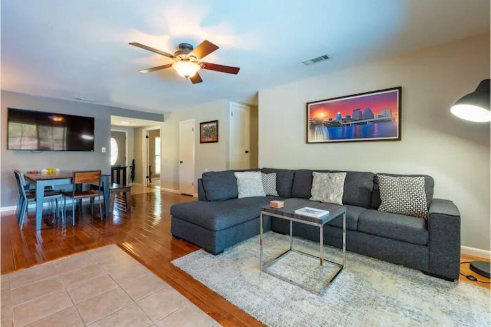 Photo of Livingroom in Austin