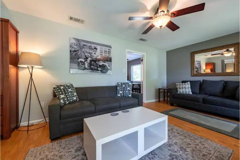 Photo of Livingroom in Austin