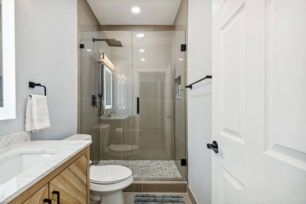 Photo of Bathroom in North Central Carrollton