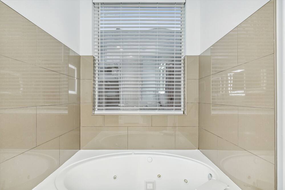 Photo of Bathroom in North Central Carrollton
