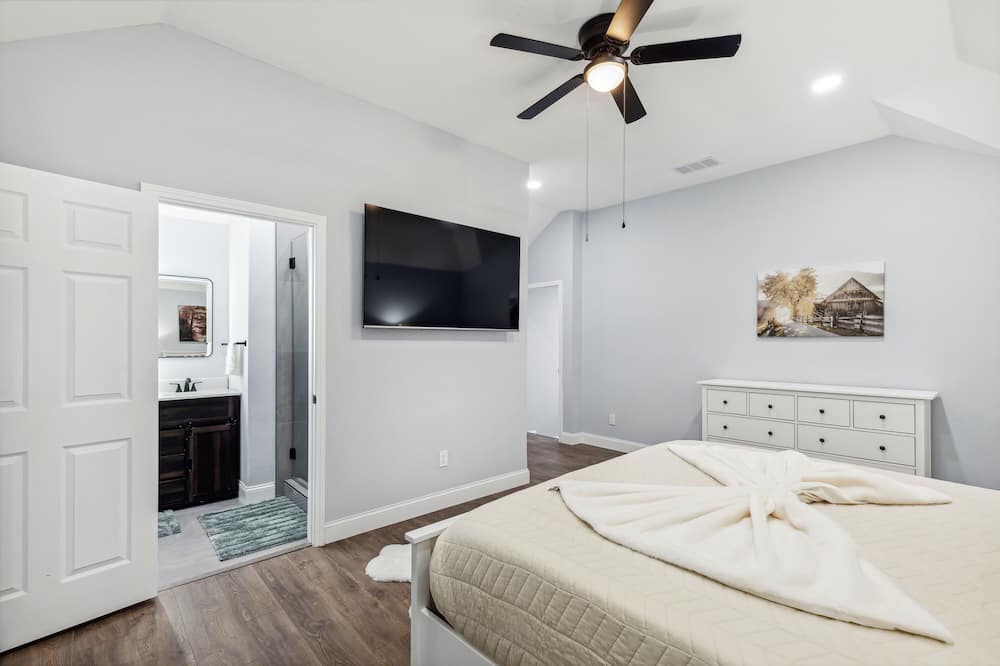 Photo of Bathroom in North Central Carrollton