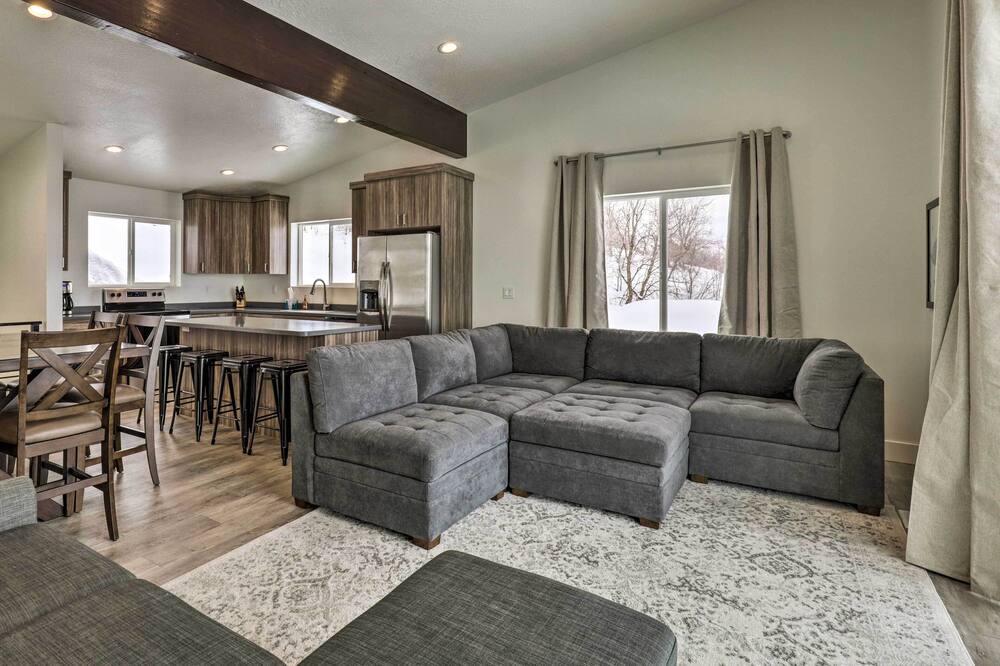 Photo of Livingroom in Fairview