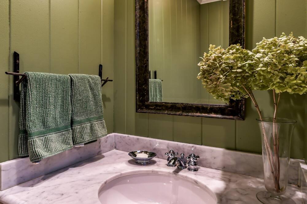 Photo of Bathroom in Muskoka Lakes