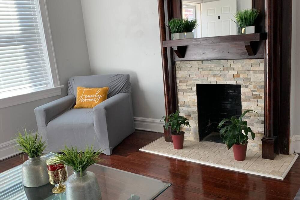 Photo of Livingroom in St. Louis