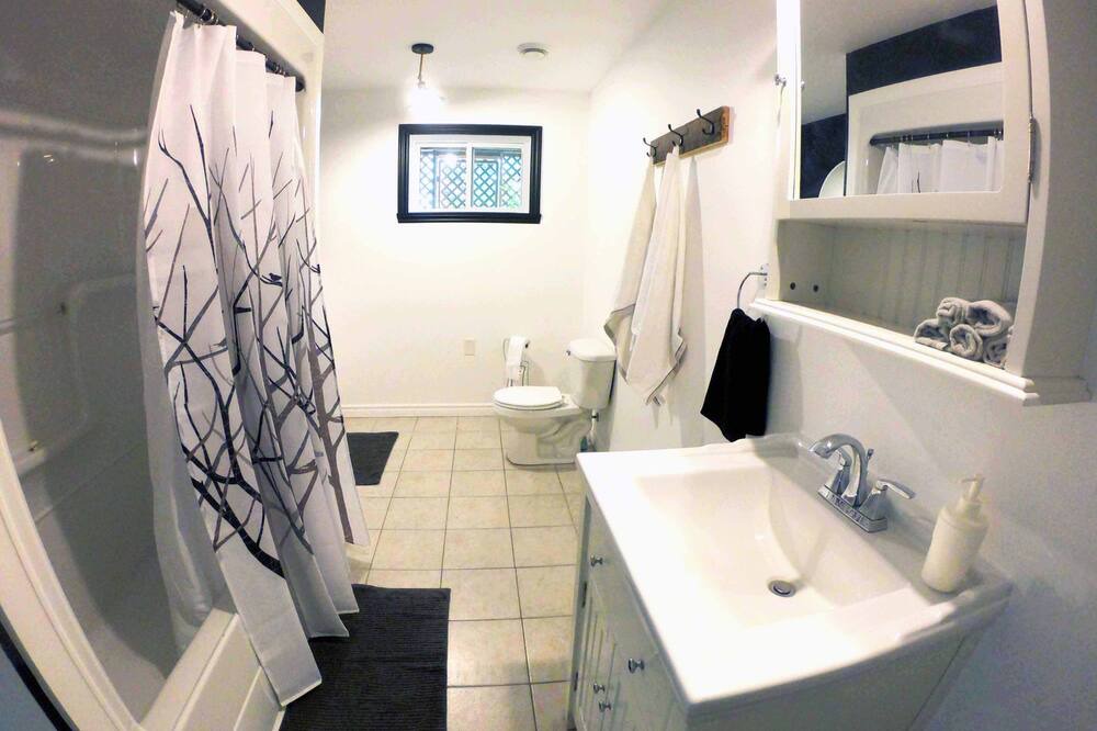 Photo of Bathroom in Arundel