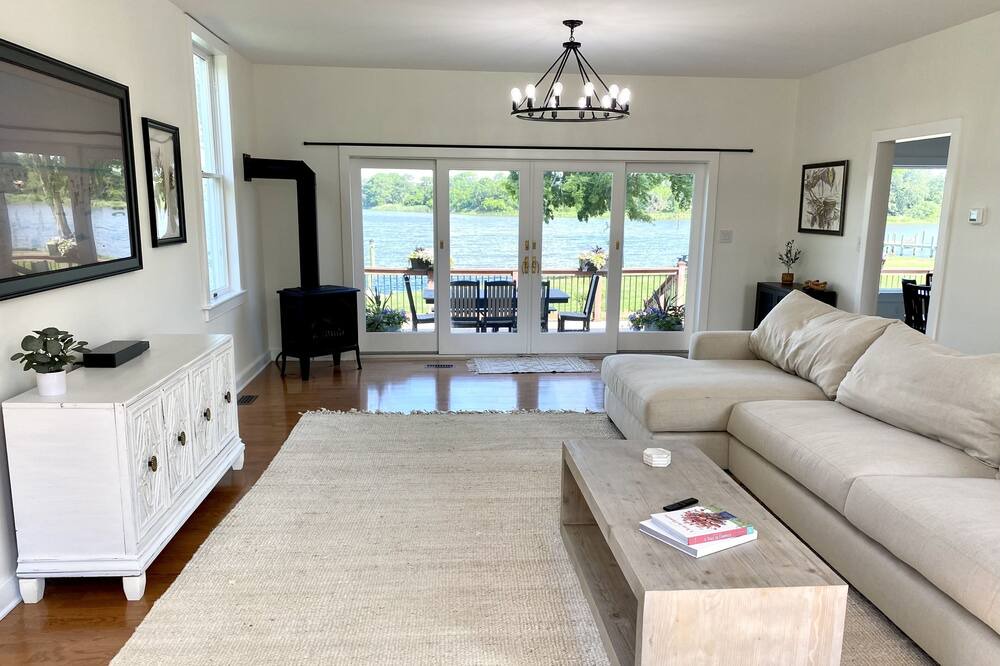 Photo of Livingroom in Secretary