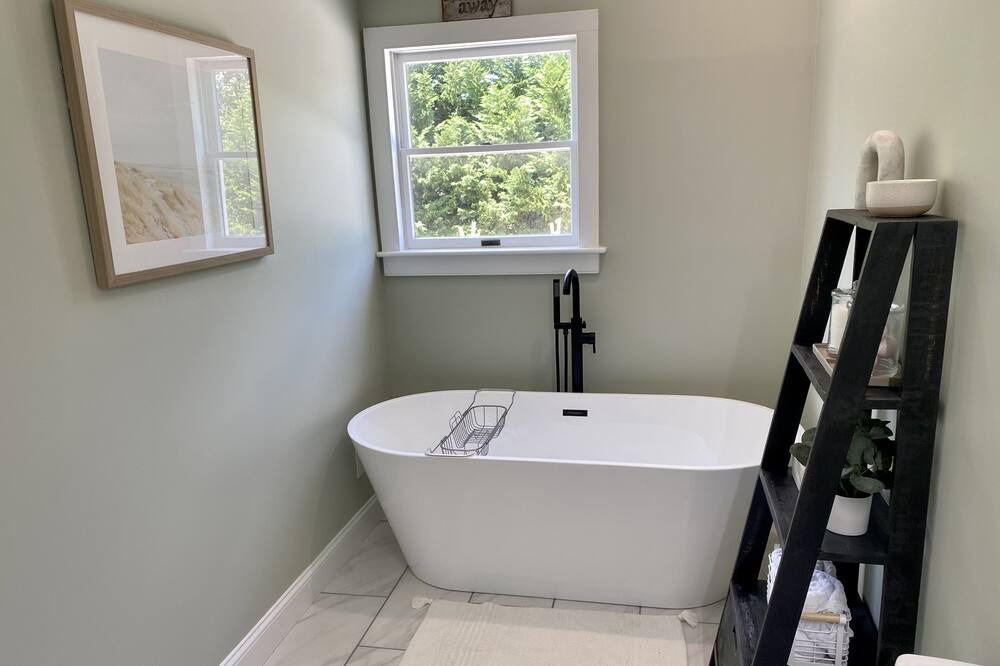 Photo of Bathroom in Secretary