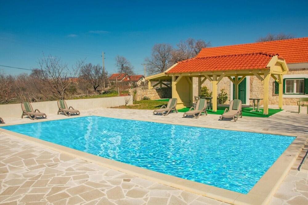 Photo of Outdoor in Oklaj