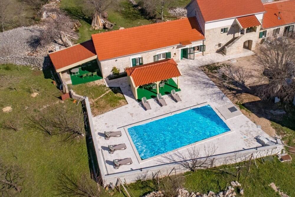 Photo of Outdoor in Oklaj