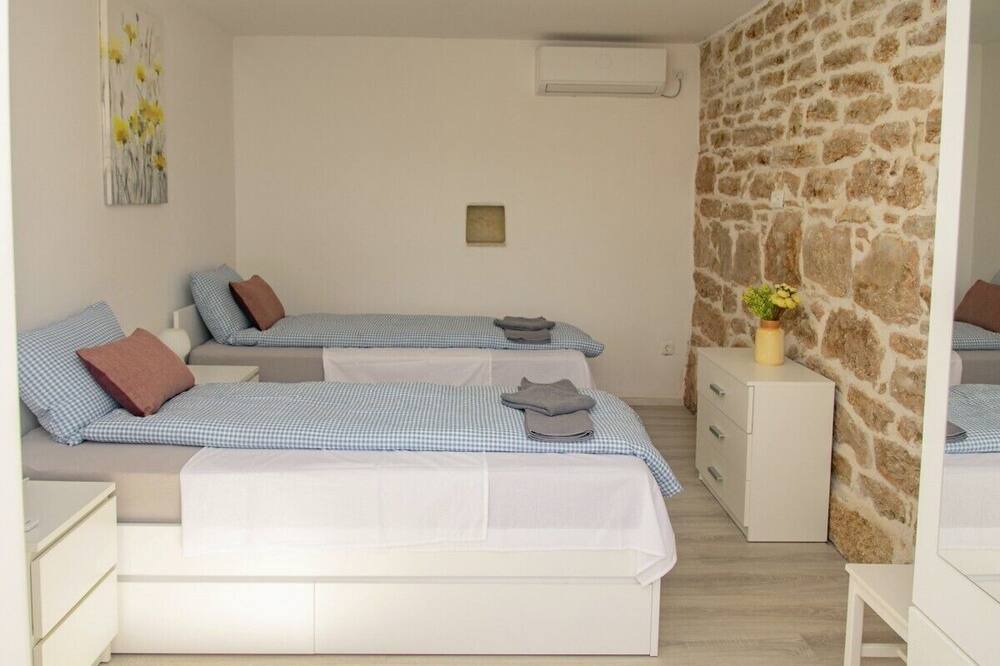 Photo of Bedroom in Oklaj