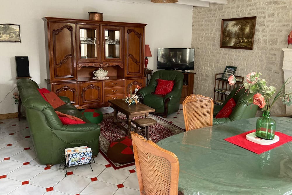Photo of Livingroom in La Courade
