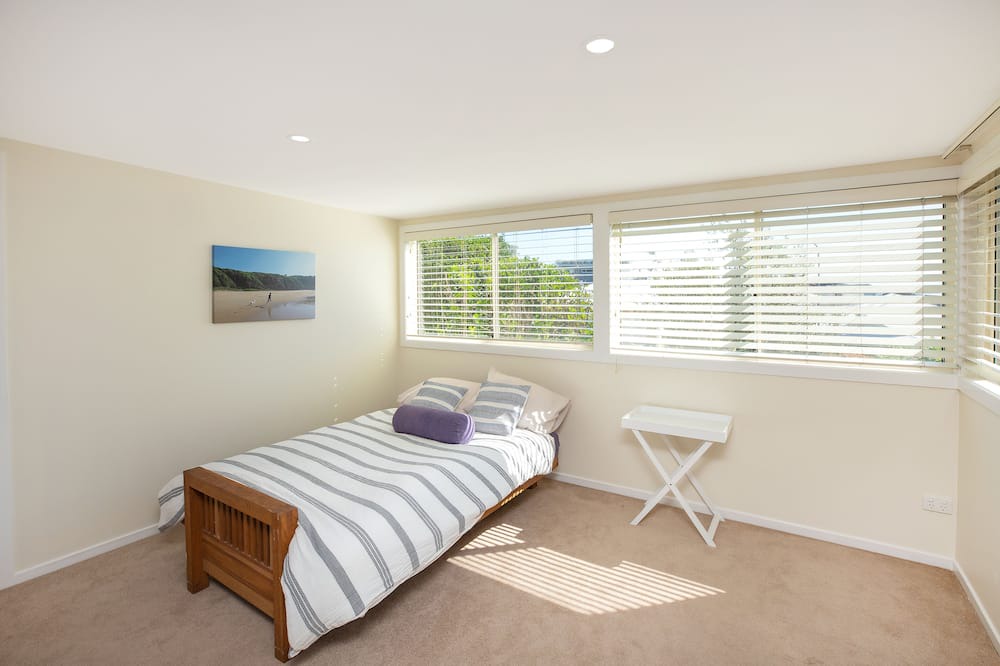 Photo of Others in Red Head