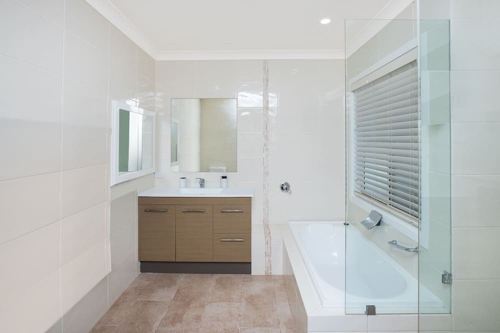 Photo of Others in Red Head