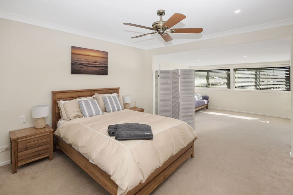 Photo of Others in Red Head