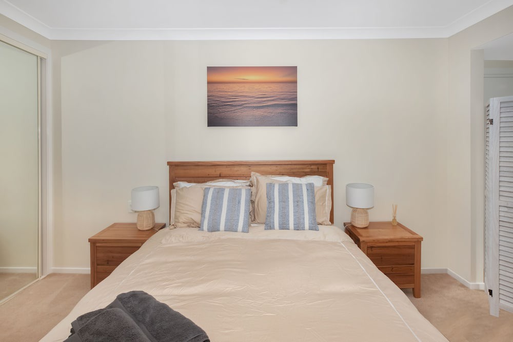 Photo of Others in Red Head