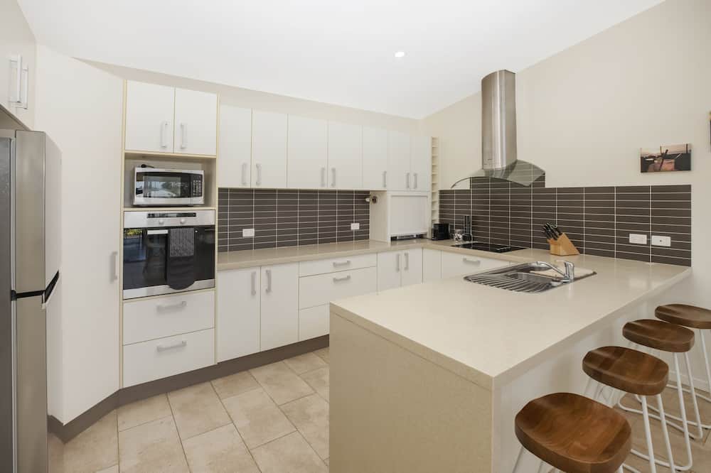 Photo of Others in Red Head