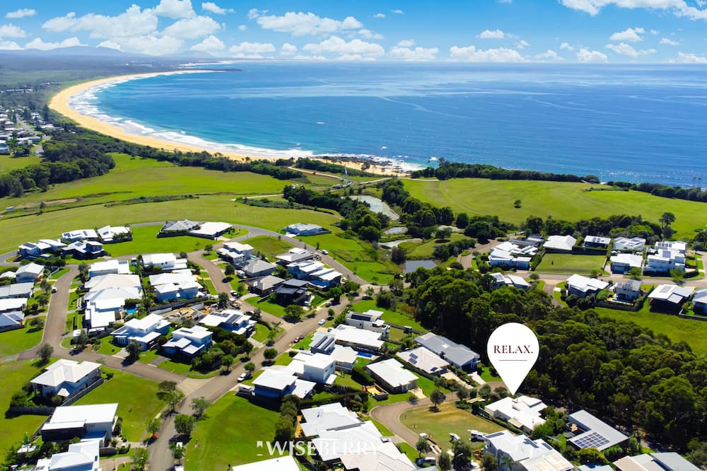 Photo of Others in Red Head